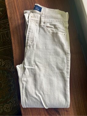 EUC Gap high rise straight, split hem jeans- off white